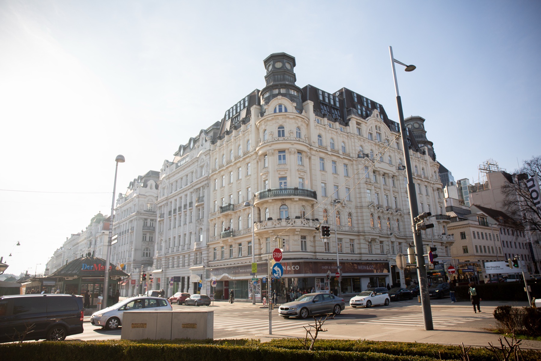 The building housing the SYN IT Services office at Getreidemarkt in the 6th district of Vienna.