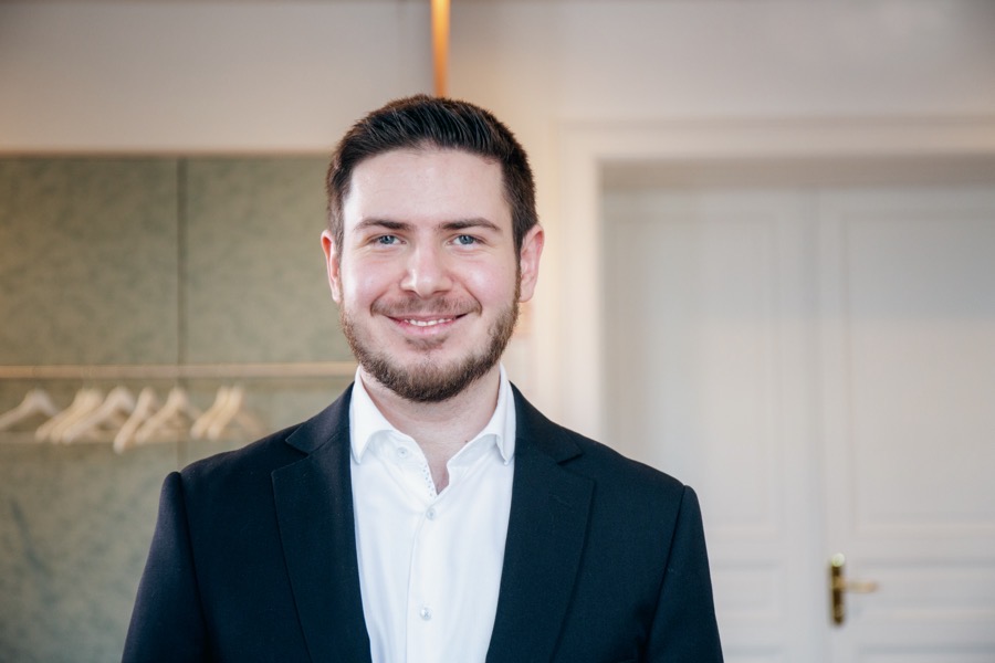 Bernhard, SYN IT Services